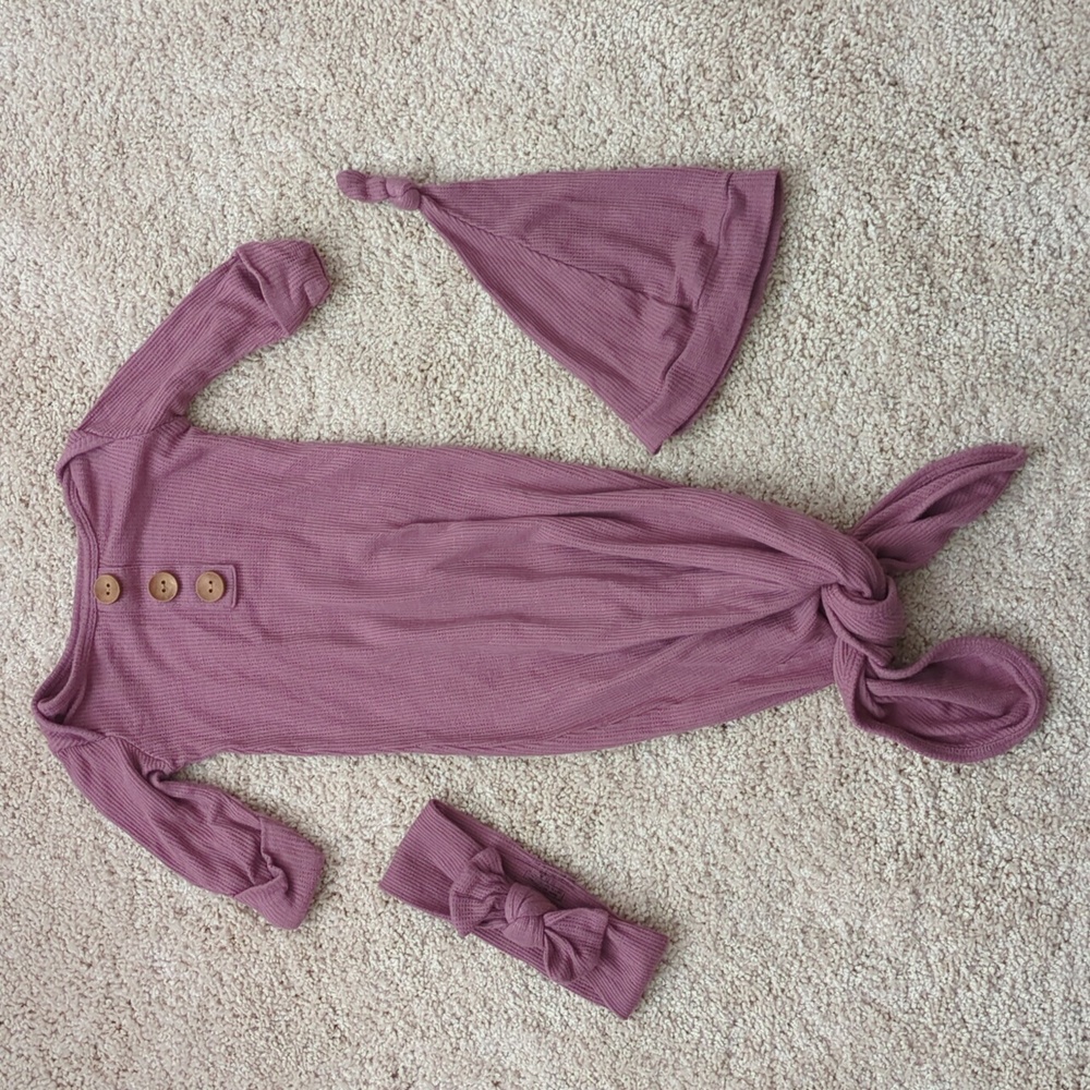 Caden Lane Bamboo Waffle Knot Gown, headband, & Hat Set